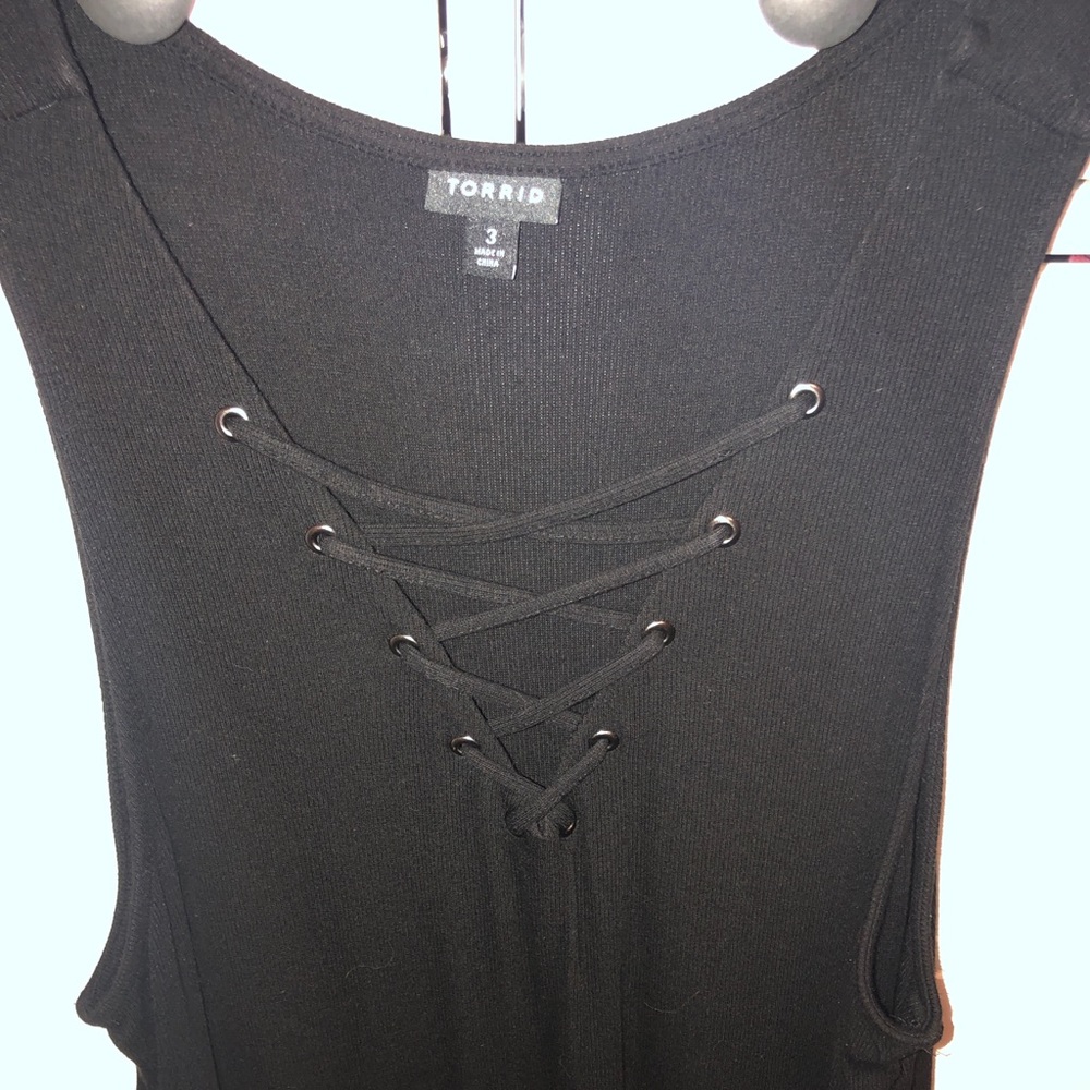 Torrid criss cross tank size 3